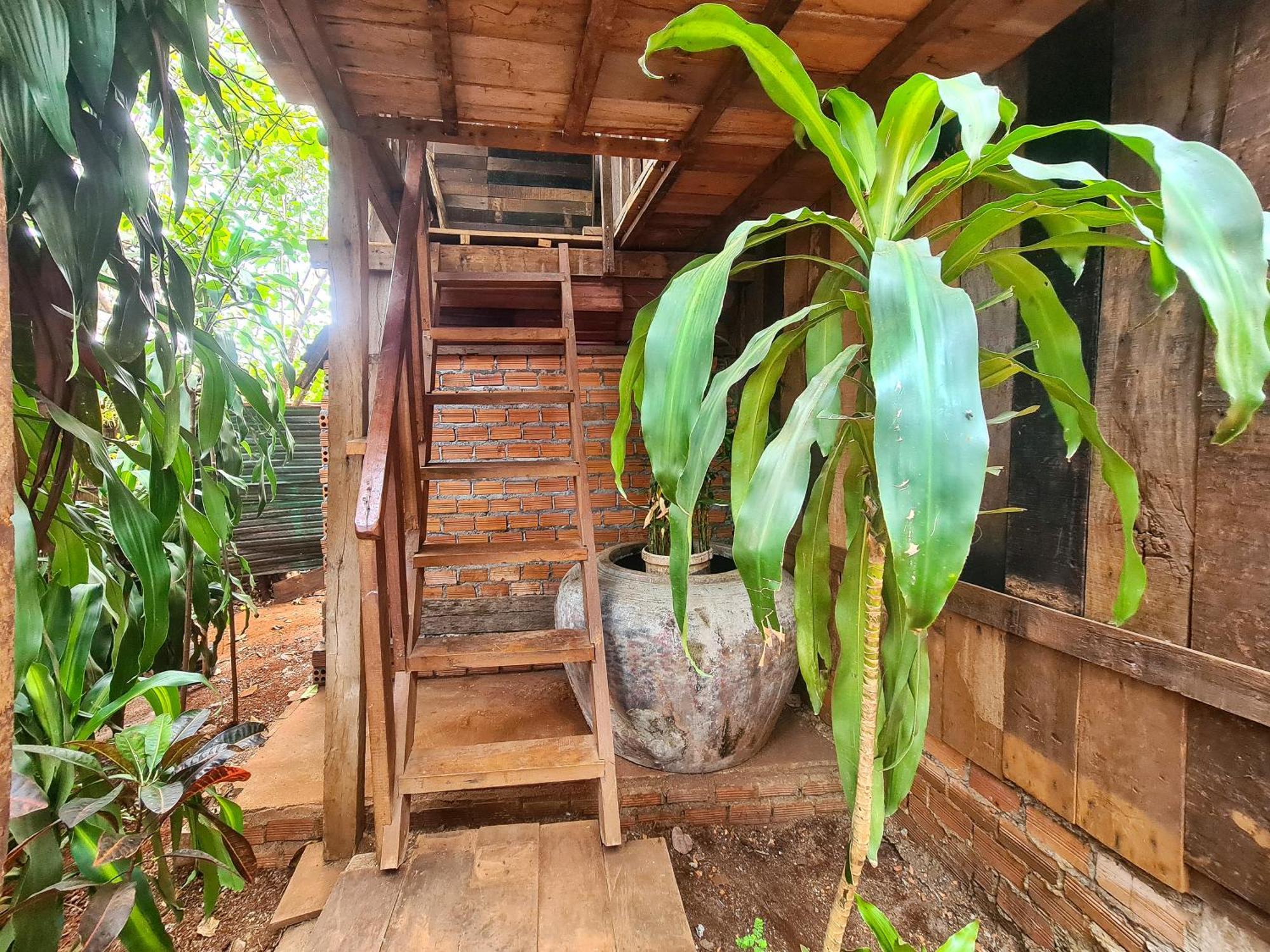 Ratanakiri Homestay & Jungle Trek Banlung Exterior foto
